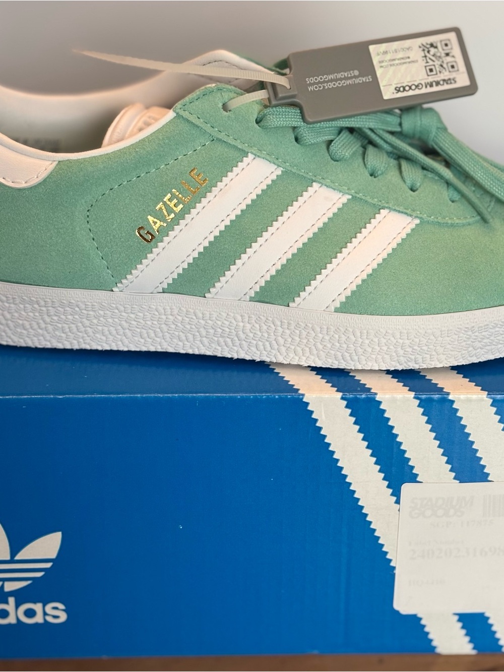 adidas Gazelle Sneakers in Mint and White New with Box 5.5 Women - Picture 2 of 7